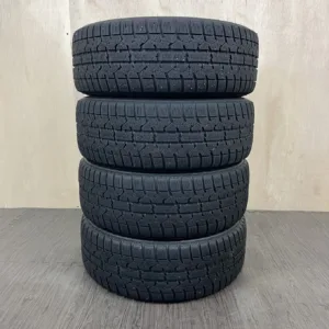 中古 TOYO OBSERVE GIZ 冬用タイヤ 205/55R16 #0328AT000926の実物写真（1枚目）