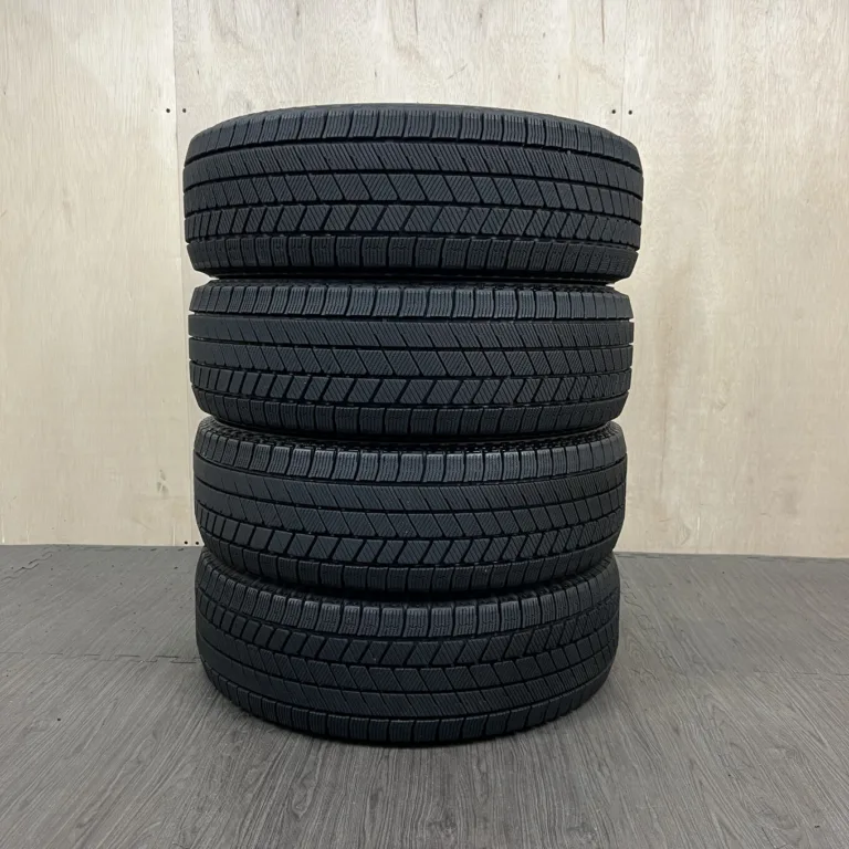 中古 BRIDGESTONE BLIZZAK VRX3 冬用タイヤ 195/65R15 #0014AT001026の実物写真（1枚目）