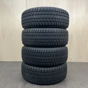 中古 BRIDGESTONE BLIZZAK DM-V3 冬用タイヤ 225/55R18 #0435AT000926の実物写真(1枚目)