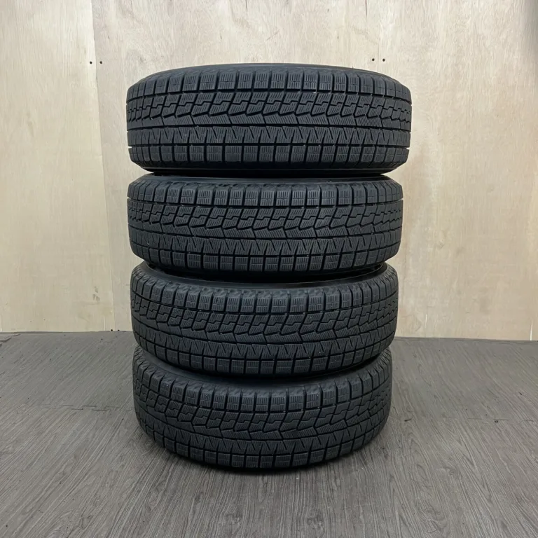 中古 YOKOHAMA ICE GUARD IG70 冬用タイヤ 185/65R15 #0038AT001026の実物写真（1枚目）
