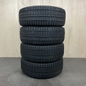 中古 BRIDGESTONE BLIZZAK VRX2 冬用タイヤ 205/55R16 #0020AT020926の実物写真(1枚目)