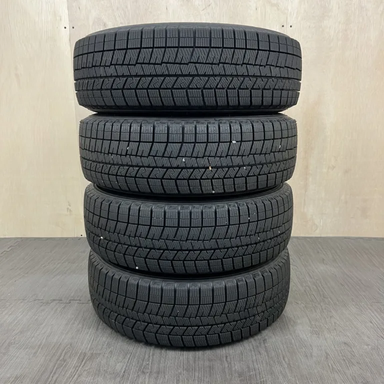 中古 DUNLOP WINTER MAXX 03 冬用タイヤ 185/65R15 #0500AT000926の実物写真（1枚目）