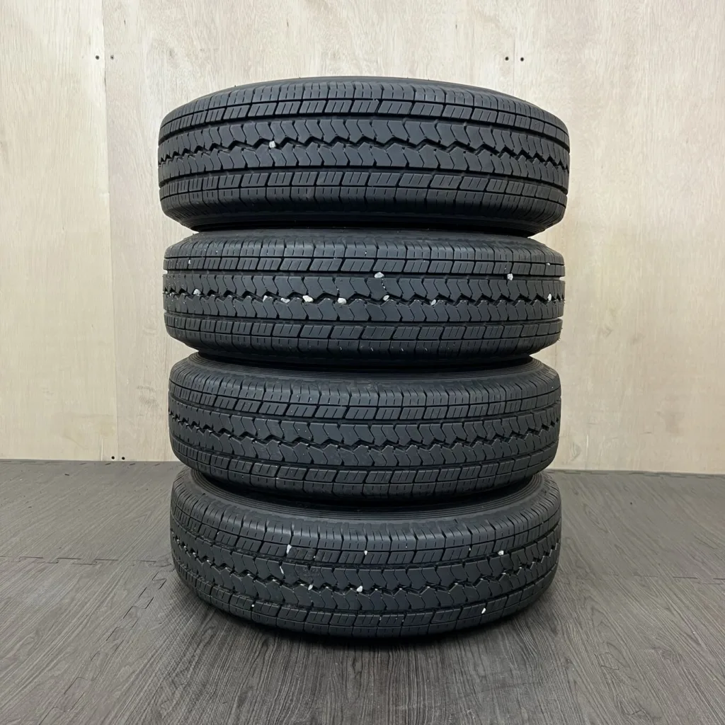 中古 TOYO DELVEX V-03E サマータイヤ 165/80R13 #0262AT0926の実物写真（1枚目）