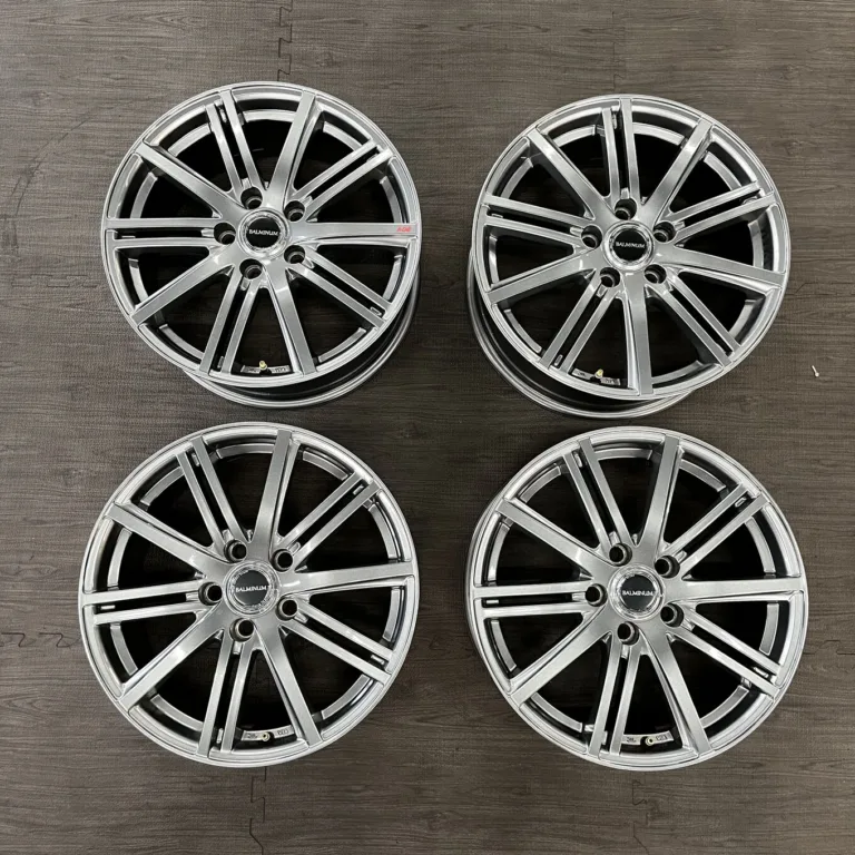 中古 BRIDGESTONE BALMINUM ホイール 17×7.0J PCD 5x114.3 ET45 #704D40325の実物写真（1枚目）