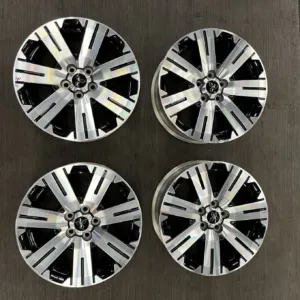 中古 三菱 DELICA ホイール 18×7.0J PCD 5x114.3 ET38 #717D40325の実物写真（1枚目）