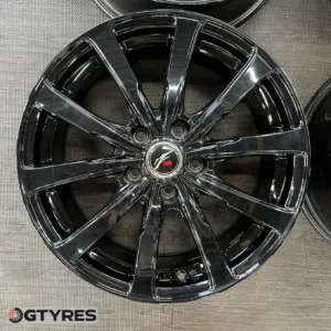 中古 FANG ホイール 17×7.0J PCD 5x114.3 ET40 #893D40325の実物写真(1枚目)
