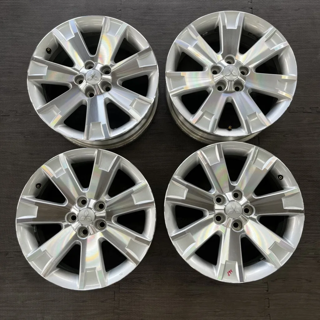 中古 三菱 DELICA ホイール 18×7.0J PCD 5x114.3 ET38 #894D40325の実物写真（1枚目）