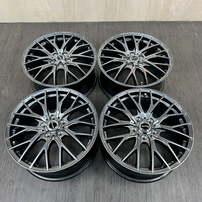 中古 HOT STUFF EXCEEDER E05 ホイール 18×7.5J PCD 5x114.3 ET55 #155D40925の実物写真（1枚目）