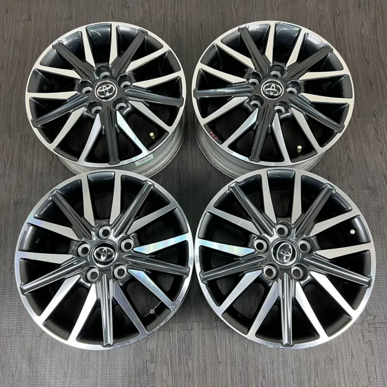 中古 トヨタ NOAH 80 ホイール 16×6.0J PCD 5x114.3 ET50 #232D40925の実物写真（1枚目）