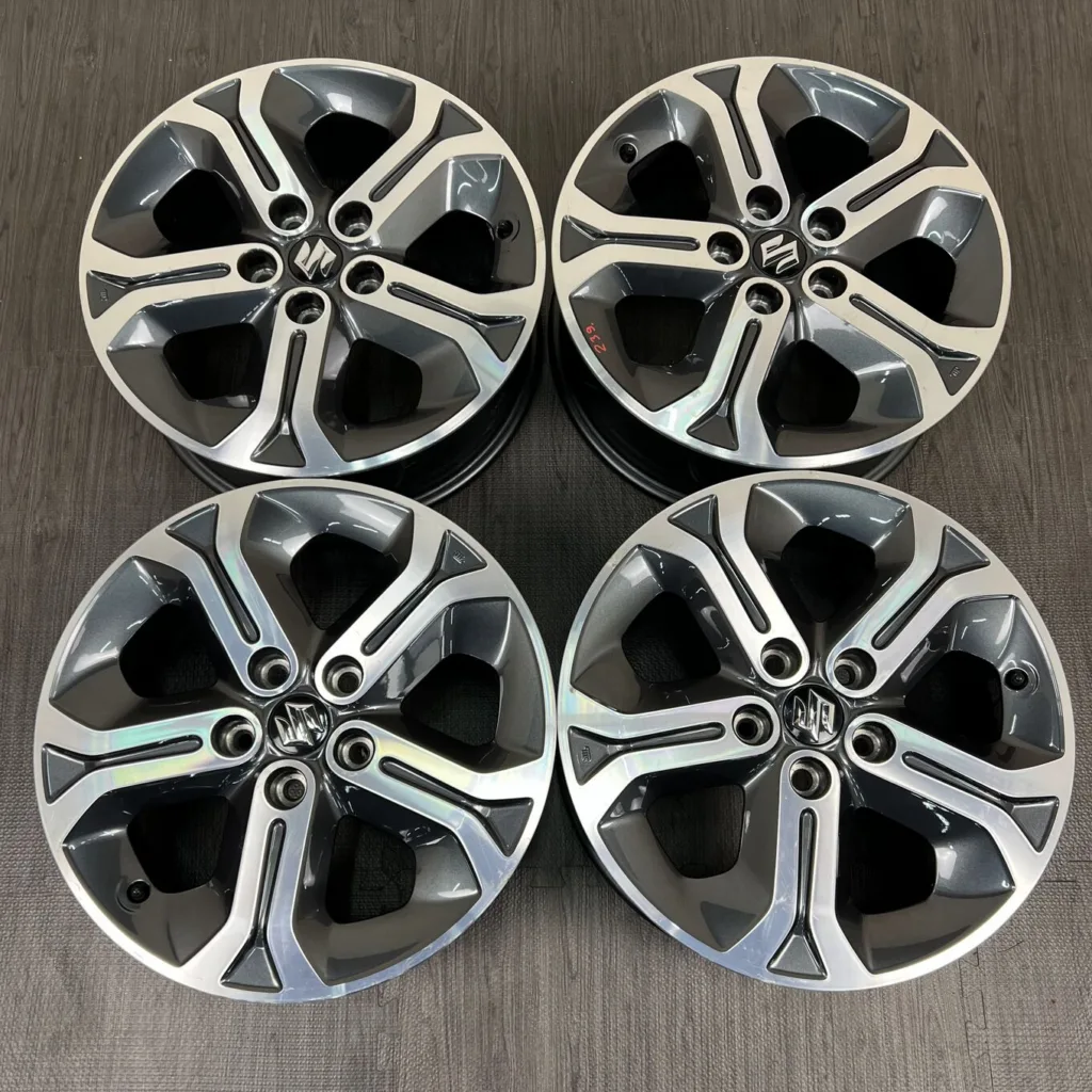 中古 スズキ VITARA ホイール 17×6.5J PCD 5x114.3 ET50 #239D40925の実物写真（1枚目）