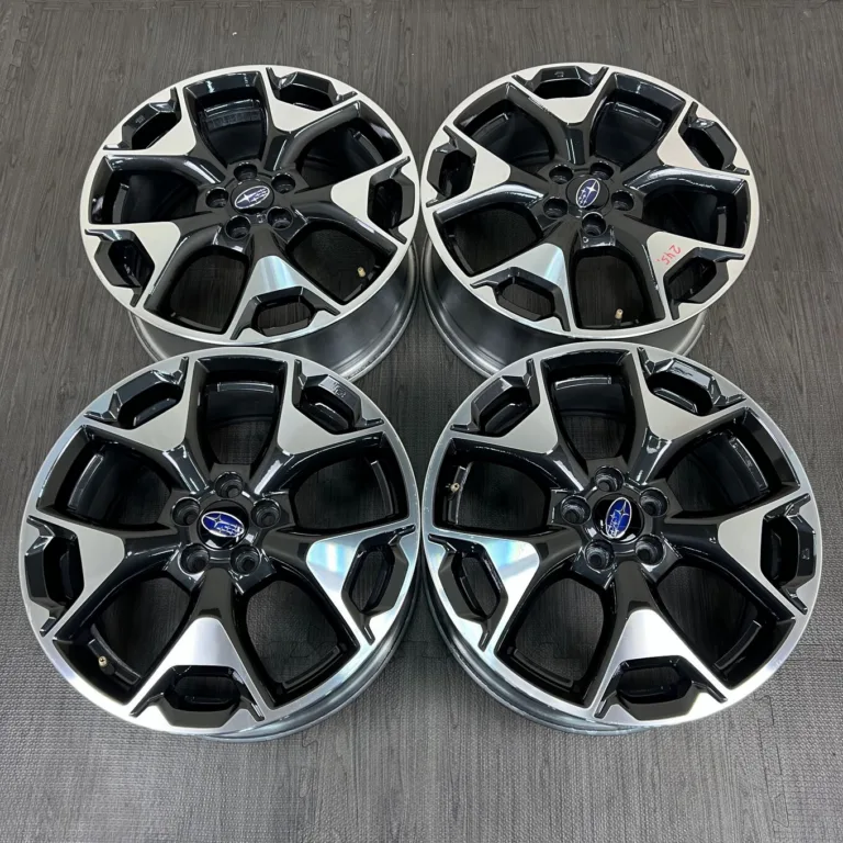 中古 スバル XV ホイール 17×7.0J PCD 5x100 ET48 #245D40925の実物写真（1枚目）