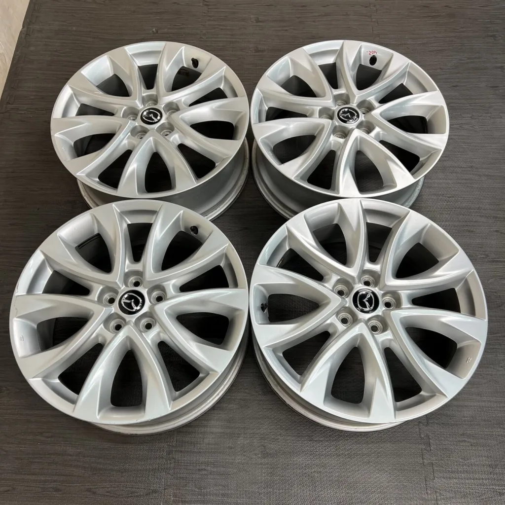 中古 マツダ CX-5 ホイール 19×7.0J PCD 5x114.3 ET50 #402D40925の実物写真（1枚目）