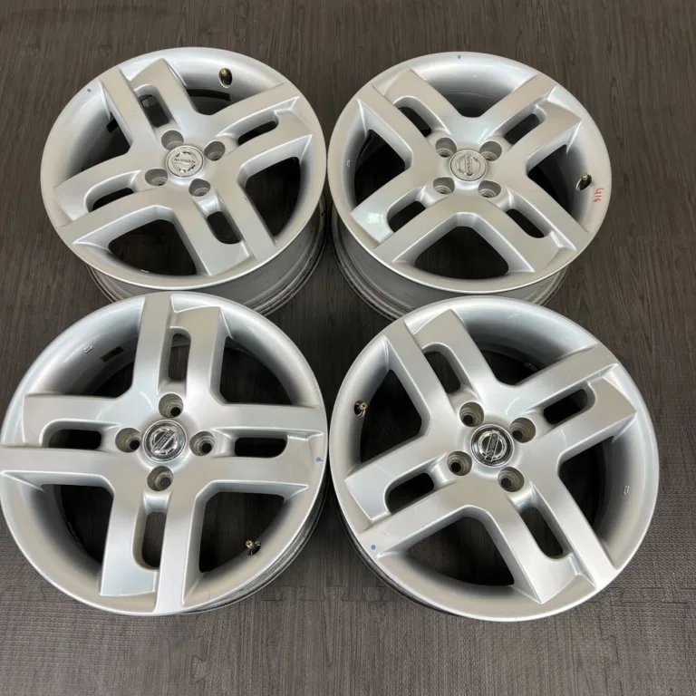 中古 日産 CUBE ホイール 16×6.0J PCD 4x100 ET42 #416D40925の実物写真（1枚目）