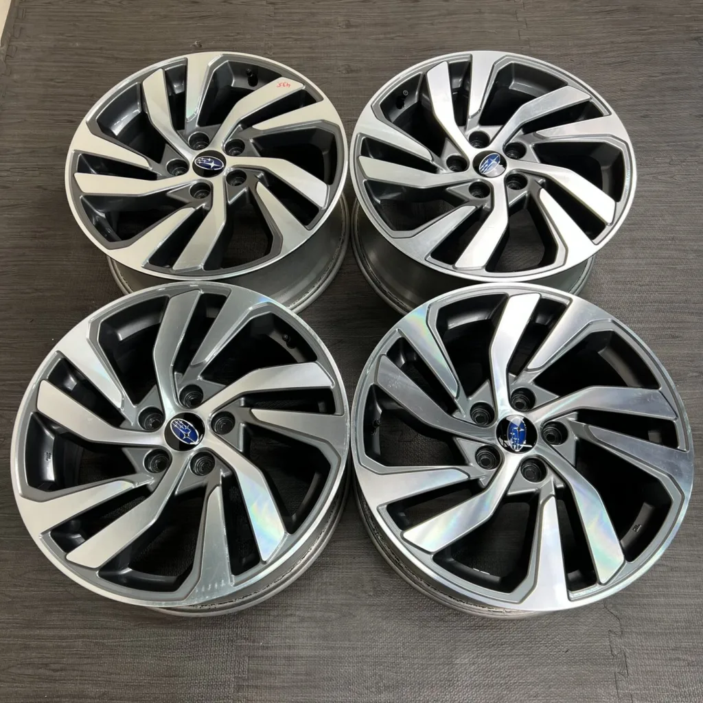 中古 スバル LEVORG ホイール 18×7.5J PCD 5x114.3 ET55 #435D40925の実物写真（1枚目）