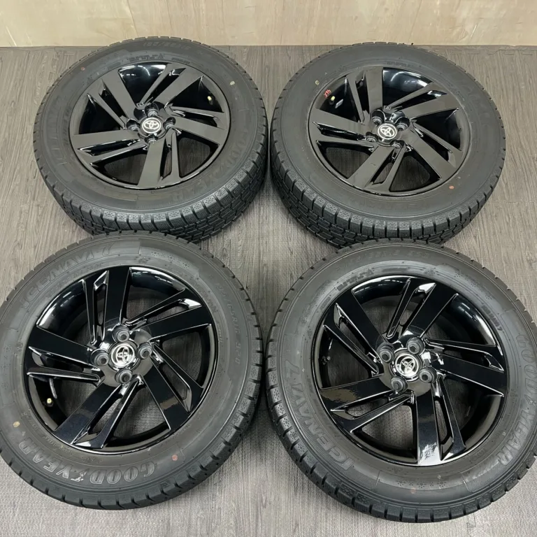 中古 トヨタ RAIZE ホイール 16×6.0J PCD 4x100 ET40 #465D40925の実物写真（1枚目）