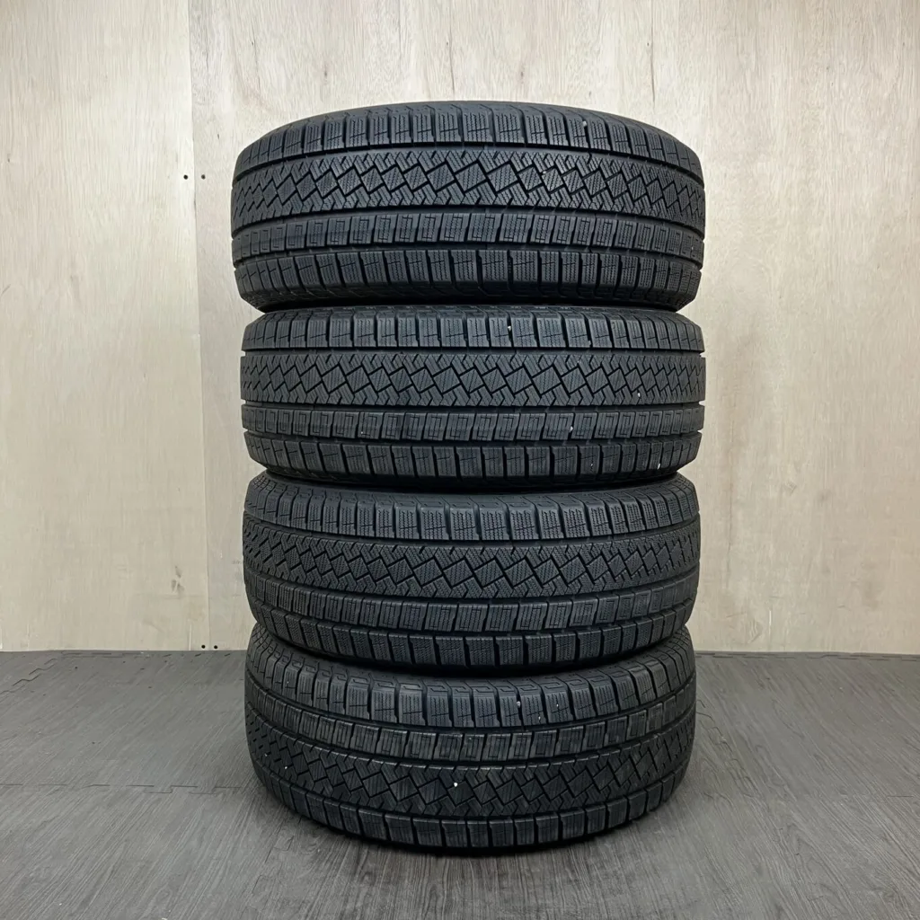中古 PIRELLI ICE ASIMMETRICO 冬用タイヤ 215/50R17 #0128AT010926の実物写真（1枚目）