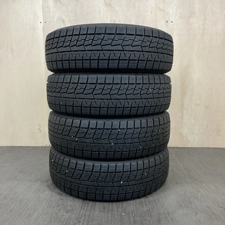 中古 YOKOHAMA ICE GUARD IG70 冬用タイヤ 195/65R15 #0205AT020926の実物写真（1枚目）