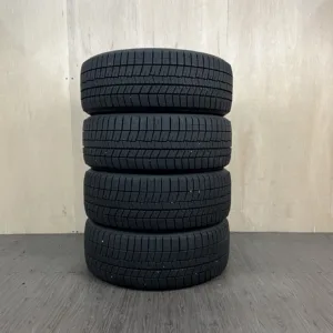 中古 DUNLOP WINTER MAXX WM03 冬用タイヤ 215/50R18 #0030AT001026の実物写真(1枚目)