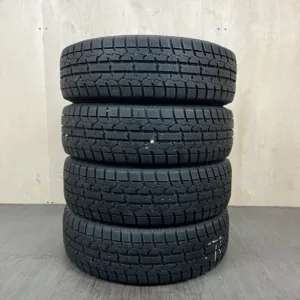 中古 TOYO OBSERVE GARIT GIZ 冬用タイヤ 185/70R14 #0112AT010926の実物写真（1枚目）