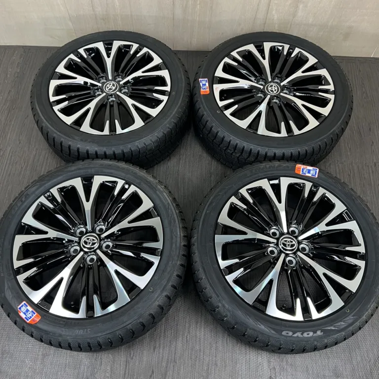 中古 トヨタ YARIS CROSS ホイール 18×7.0J PCD 5x114.3 ET50 #574D40925の実物写真（1枚目）