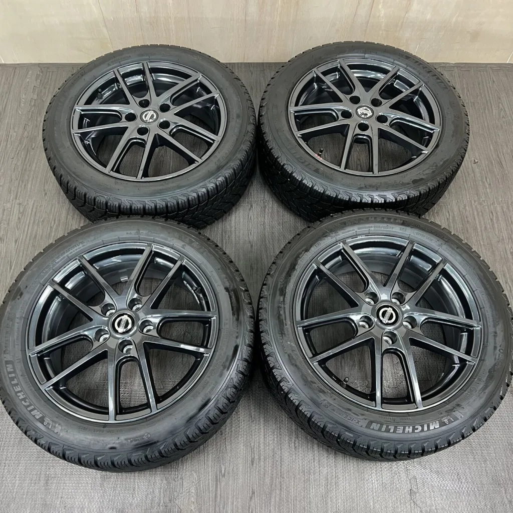 中古 日産 NOTE ホイール 17×7.0J PCD 5x114.3 ET45 #578D40925の実物写真（1枚目）