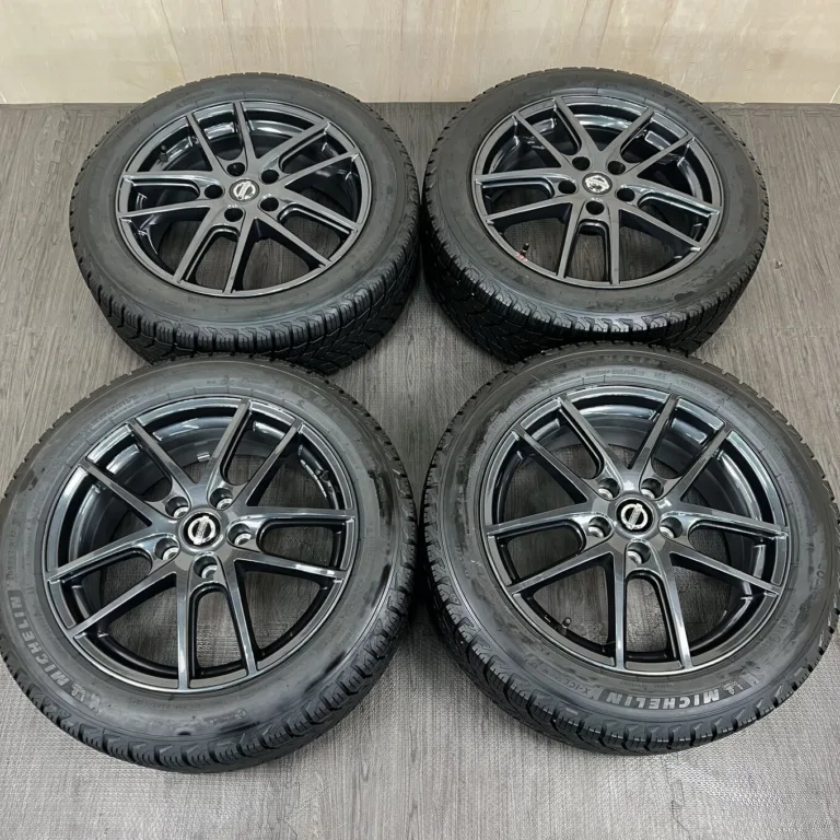 中古 日産 NOTE ホイール 17×7.0J PCD 5x114.3 ET45 #578D40925の実物写真（1枚目）
