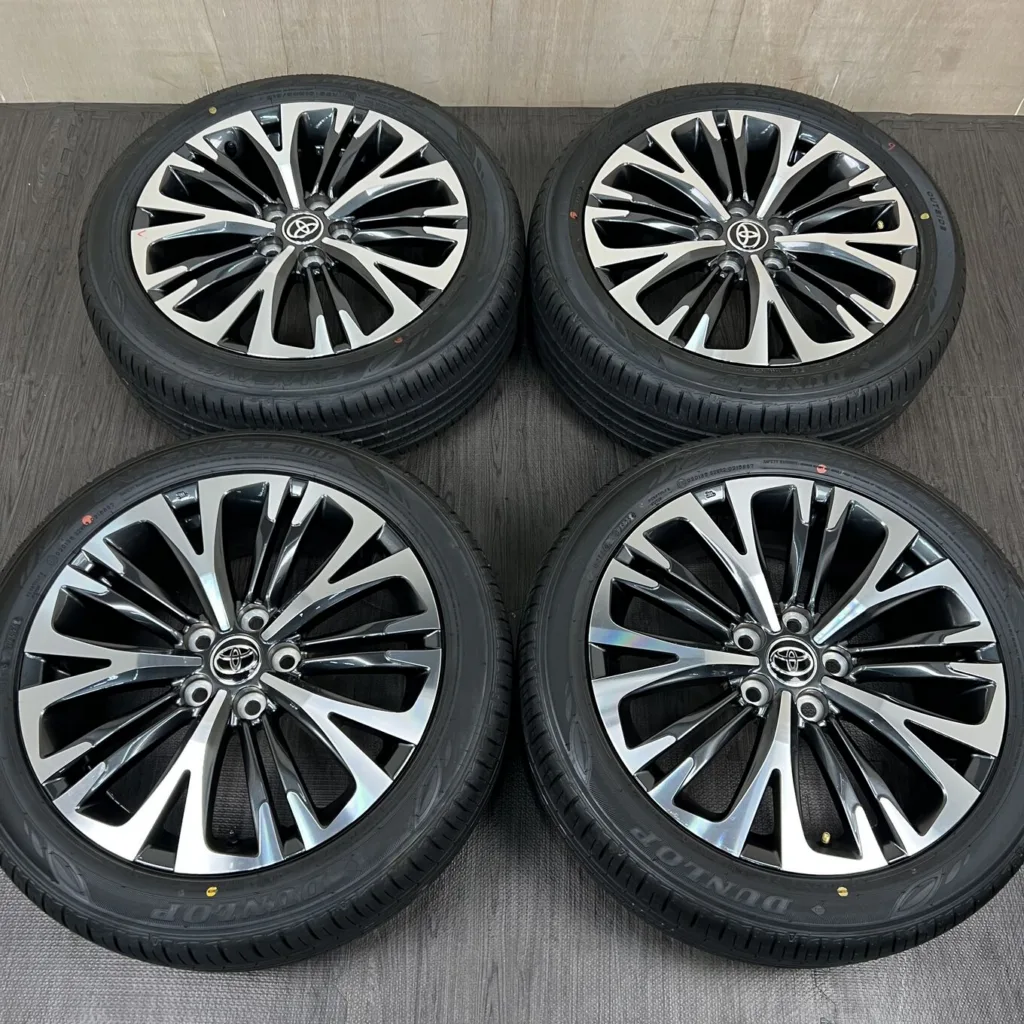中古 トヨタ YARIS CROSS ホイール 18×7.0J PCD 5x114.3 ET50 #6D40426の実物写真（1枚目）