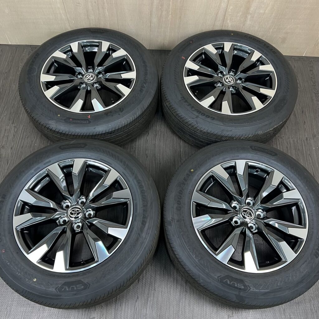 中古 トヨタ RAV4 XA50 ホイール 18×7.5J PCD 5x114.3 ET40 #8D40426の実物写真（1枚目）
