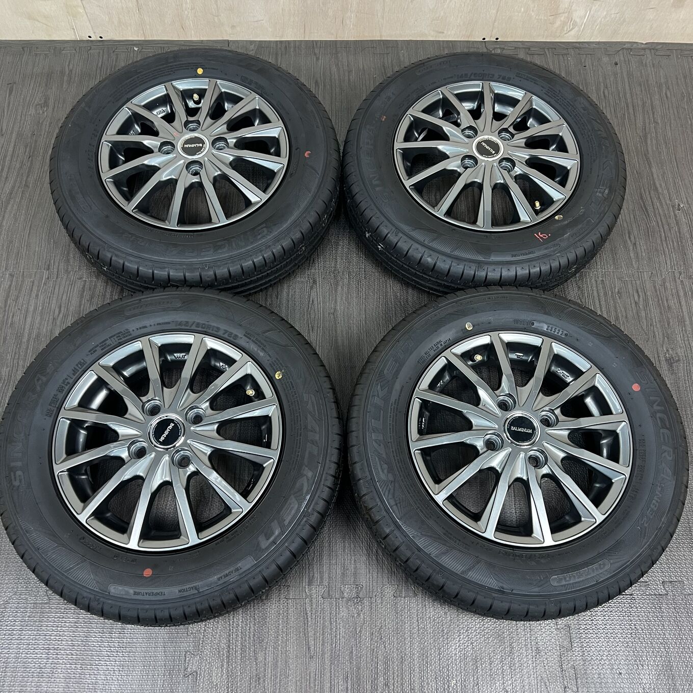 中古 BRIDGESTONE BALMINUM ホイール 13×4.0J PCD 4x100 ET43 #16D40426の実物写真（1枚目）