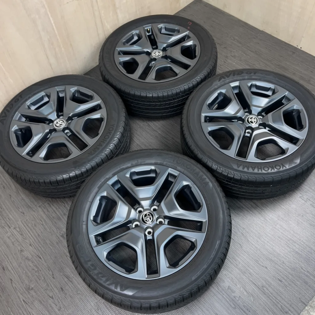 中古 トヨタ RAV4 XA50 ホイール 19×7.5J PCD 5x114.3 ET40 #21D40426の実物写真（1枚目）
