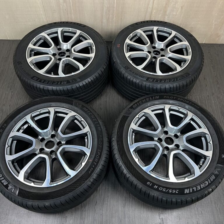 中古 マセラティ LEVANTE ホイール 19×8.5J PCD 5x114.3 ET44 · 後輪 10.5J ET57 #30D40426の実物写真（1枚目）