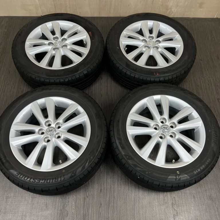 中古 トヨタ WISH ホイール 16×6.0J PCD 5x100 ET45 #37D40426の実物写真（1枚目）