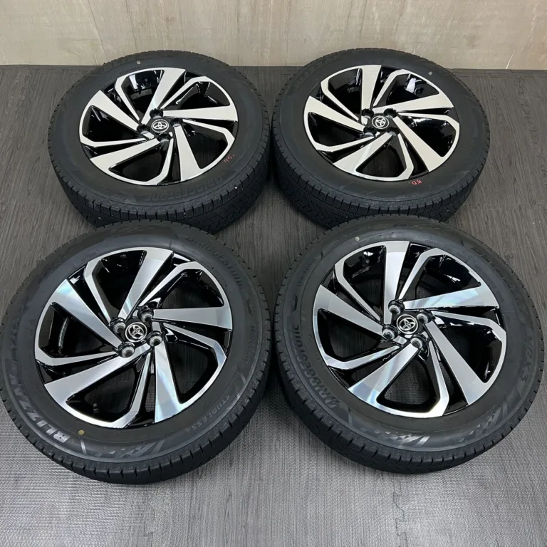 中古 トヨタ RAZE ホイール 17×6.0J PCD 4x100 ET40 #50D40426の実物写真（1枚目）