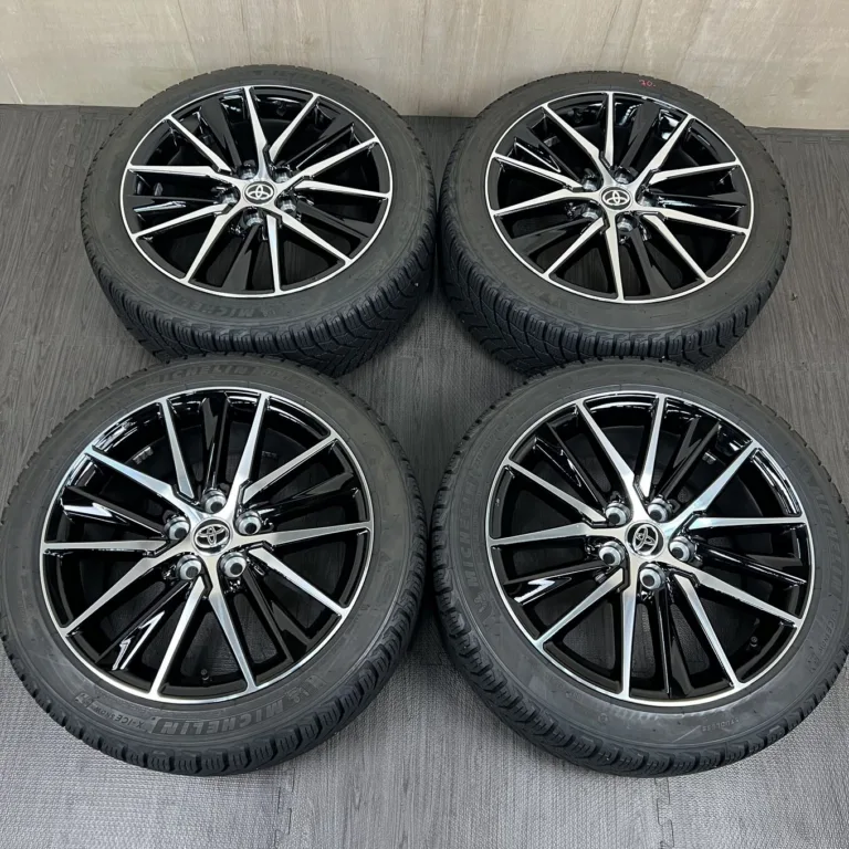 中古 トヨタ CAMRY XV70/XV75 ホイール 18×8.0J PCD 5x114.3 ET50 #70D40426の実物写真（1枚目）