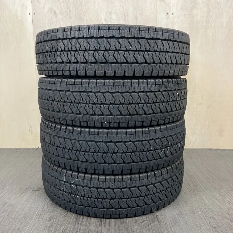 BRIDGESTONE BLIZZAK W979 Шина 195/80 R15 артикул 0260AT020926