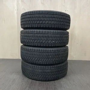 中古 BRIDGESTONE BLIZZAK VRX3 冬用タイヤ 185/65R15 #0282AT0926の実物写真(1枚目)