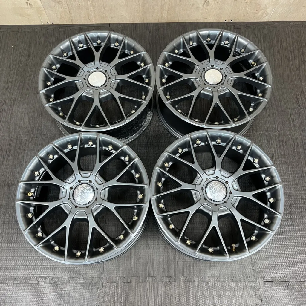 中古 VARVIS ホイール 17×7.0J PCD 5x114.3;4x114.3 ET48 #0086AD030926の実物写真（1枚目）