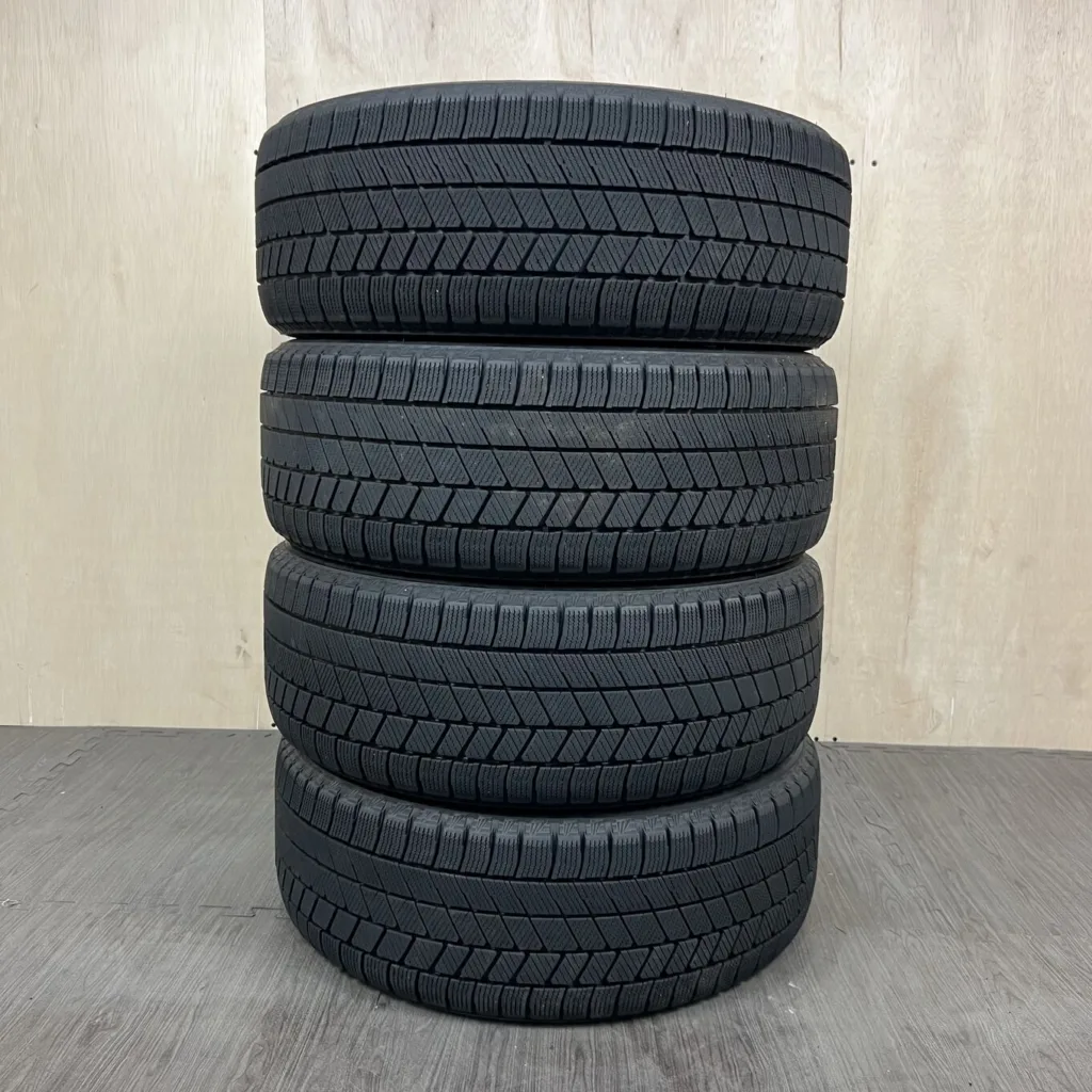 中古 BRIDGESTONE BLIZZAK VRX3 冬用タイヤ 215/45R17 #0009AT020926の実物写真（1枚目）