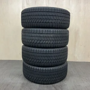 中古 BRIDGESTONE BLIZZAK VRX3 冬用タイヤ 215/45R17 #0009AT020926の実物写真（1枚目）