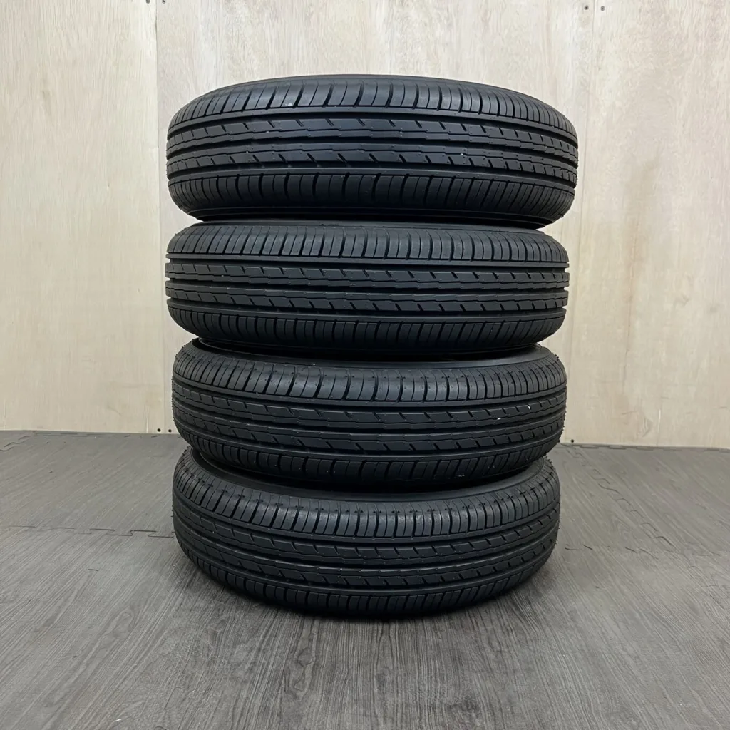 中古 YOKOHAMA BLUEARTH ES32 サマータイヤ 145/80R12 #0282AT010926の実物写真（1枚目）
