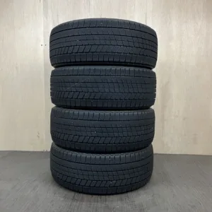 中古 BRIDGESTONE BLIZZAK VRX3 冬用タイヤ 235/45R18 #0166AT020926の実物写真(1枚目)