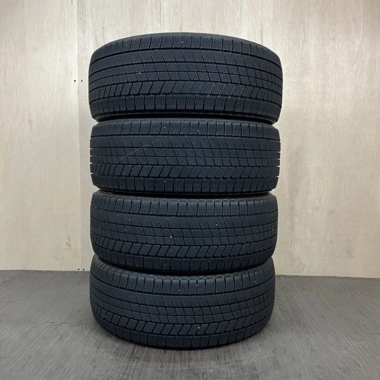 中古 BRIDGESTONE BLIZZAK VRX3 冬用タイヤ 235/45R18 #0166AT020926の実物写真（1枚目）