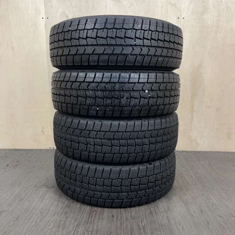 中古 DUNLOP WINTER MAXX WM02 冬用タイヤ 195/65R15 #0052AT001026の実物写真（1枚目）
