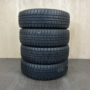 中古 TOYO WINTER TRANPATH TX 冬用タイヤ 215/70R16 #0253AT010926の実物写真(1枚目)