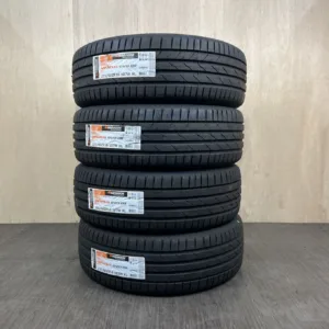 新品 HANKOOK VENTUS EVO K137 サマータイヤ 235/60R18 #0517AT040926の実物写真(1枚目)