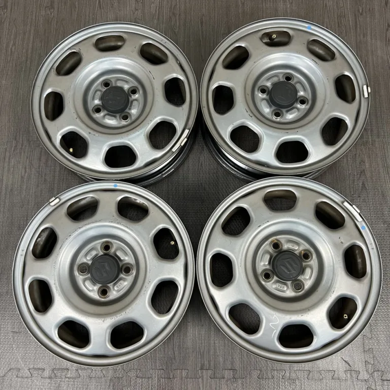 中古 スズキ HUSTLER ホイール 15×4.5J PCD 4x100 ET45 #0376AD000926の実物写真（1枚目）
