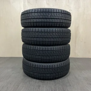 中古 BRIDGESTONE BLIZZAK VRX2 冬用タイヤ 195/65R15 #0521AT010926の実物写真（1枚目）