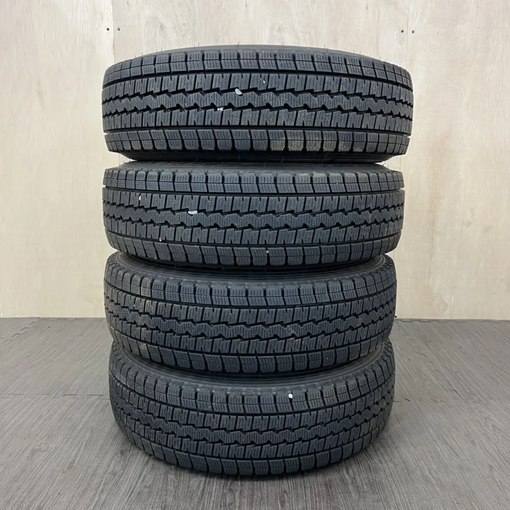 中古 DUNLOP WINTER MAXX SV01 冬用タイヤ 165/80R13 #0285AT0926の実物写真（1枚目）