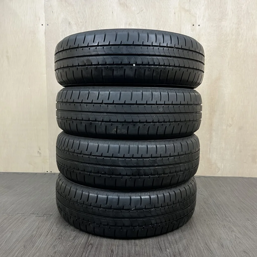 中古 BRIDGESTONE NEWNO サマータイヤ 185/65R15 #0421AT000926の実物写真（1枚目）