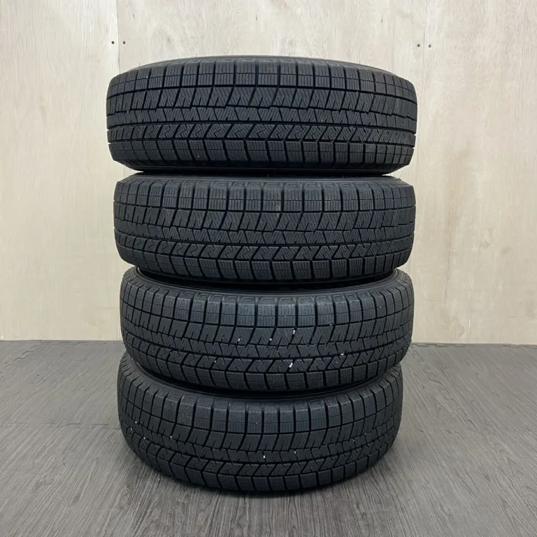 中古 DUNLOP WINTER MAXX WM03 冬用タイヤ 175/70R14 #599T020925の実物写真（1枚目）